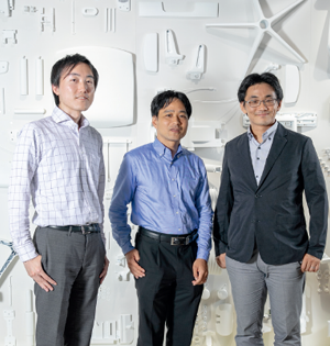座談会メンバー、左から星野氏、佐藤、光廣