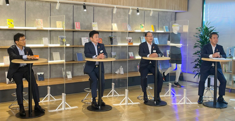 Executives participating in 「Brand Live」, an online event held by the Brand Communication Department in July 2021 