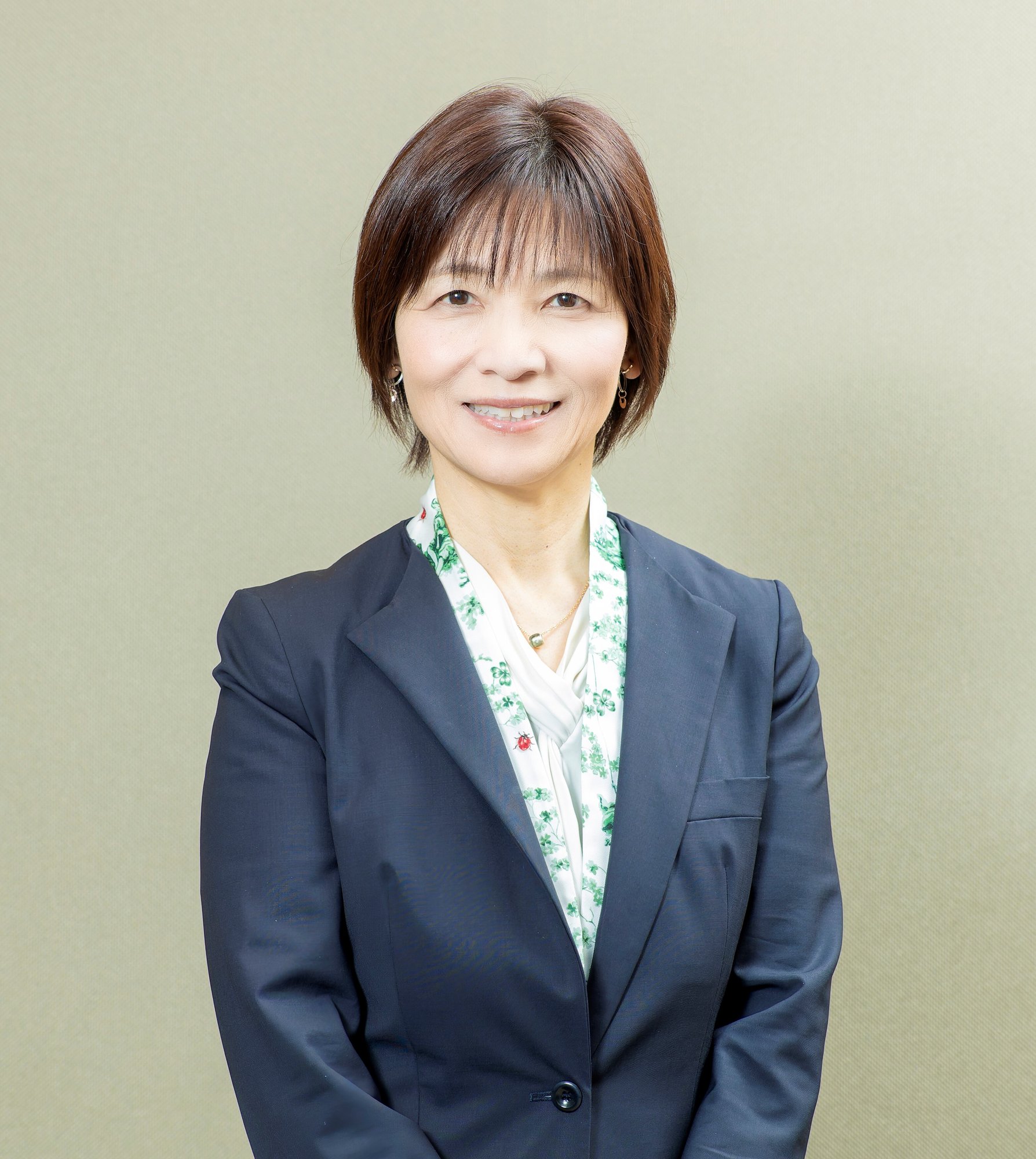 中空 麻奈 氏 株式会社かんぽ生命保険